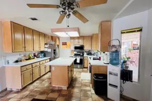 16960 Tusk Ct, Victorville, CA 92394 - Photo 11