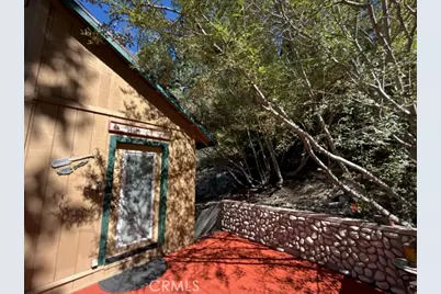 33519 Falling Leaf Drive, Green Valley Lake, CA 92341 - Photo 17