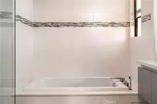 18717 Redwing, Tarzana, CA 91356 - Photo 25