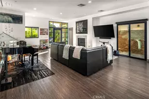18717 Redwing, Tarzana, CA 91356 - Photo 13