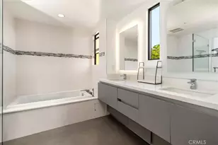 18717 Redwing, Tarzana, CA 91356 - Photo 23