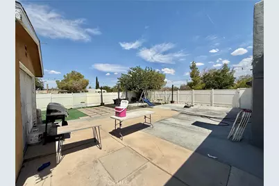 17798 Main, Hesperia, CA 92345 - Photo 19