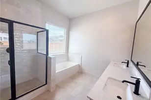 2246 N Marion, Clovis, CA 93619 - Photo 13