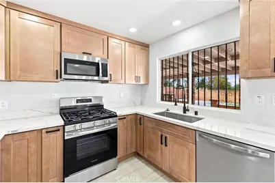 15363 Holly, Fontana, CA 92335 - Photo 11