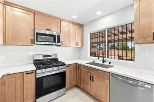 15363 Holly, Fontana, CA 92335 - Photo 11