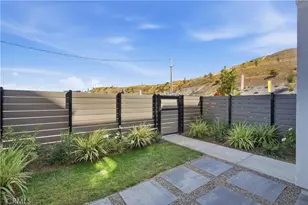 27308 Bear Creek Ln, Valencia, CA 91381 - Photo 5