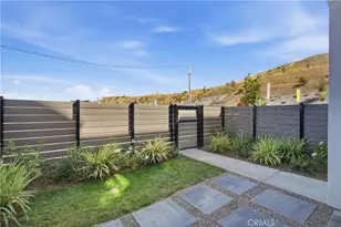 27308 Bear Creek Ln, Valencia, CA 91381 - Photo 9