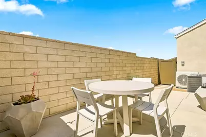 27604 Bareroot Place, Valencia, CA 91381 - Photo 9