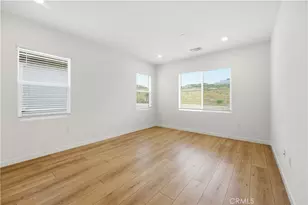 23720 Wilcox Dr, Newhall, CA 91321 - Photo 17