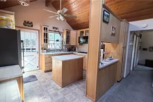 635 Acacia Dr, Crestline, CA 92325 - Photo 3