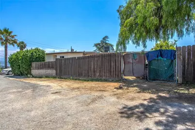 12190 Gladys, Yucaipa, CA 92399 - Photo 39