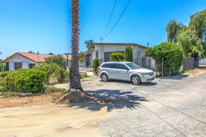 12190 Gladys, Yucaipa, CA 92399 - Photo 37