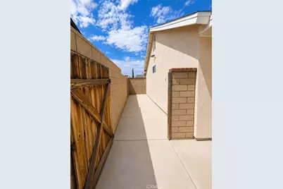 17805 Carson Circle, Adelanto, CA 92301 - Photo 11