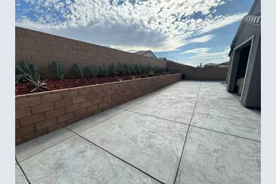 11907 Caleta, Victorville, CA 92392 - Photo 23