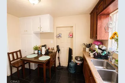 7833 Crocker, Los Angeles, CA 90003 - Photo 9