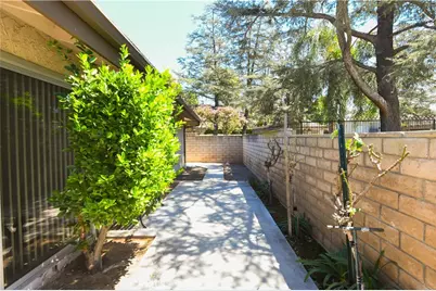 5468 Apricot Lane, Riverside, CA 92506 - Photo 19