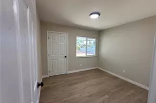 560 W 10th St, Perris, CA 92570 - Photo 11