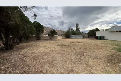488 E Victory, Banning, CA 92220 - Photo 17