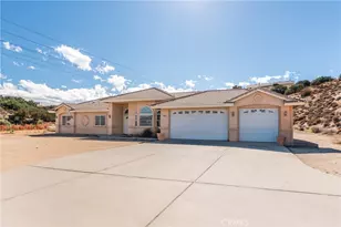 6890 Oak Hill Rd, Oak Hills, CA 92344 - Photo 3