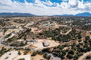 6890 Oak Hill Rd, Oak Hills, CA 92344 - Photo 37
