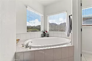 6890 Oak Hill Rd, Oak Hills, CA 92344 - Photo 23