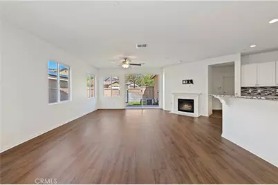 15834 Vienna, Fontana, CA 92336 - Photo 5