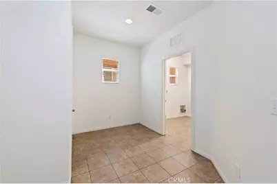15834 Vienna, Fontana, CA 92336 - Photo 17