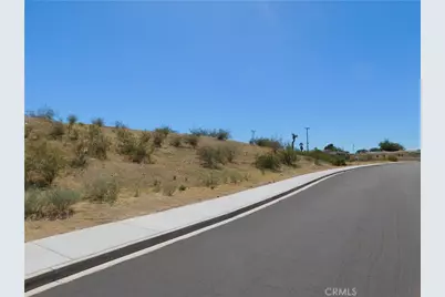 16519 Avalon Avenue, Victorville, CA 92395 - Photo 5