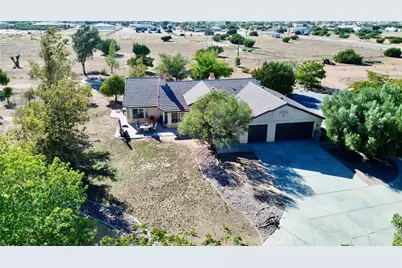 8026 Primrose Avenue, Oak Hills, CA 92344 - Photo 45