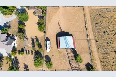 8026 Primrose Avenue, Oak Hills, CA 92344 - Photo 43