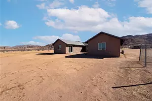 14100 Nightshade, Apple Valley, CA 92307 - Photo 17
