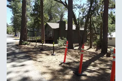 32909 Chipmunk, Running Springs, CA 92382 - Photo 13