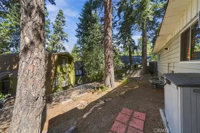 31430 Frontier, Running Springs, CA 92382 - Photo 27