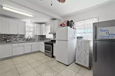 332 W 11th Street, Perris, CA 92570 - Photo 9