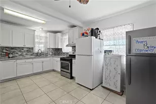 332 W 11th St, Perris, CA 92570 - Photo 9