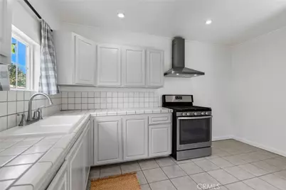 4330 Oakwood Place, Riverside, CA 92506 - Photo 15
