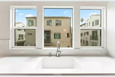 100 Pickwick Lane, Burbank, CA 91506 - Photo 13
