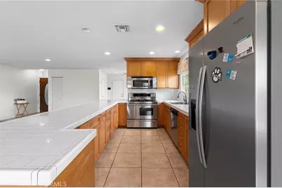 25481 Foothill Drive, San Bernardino, CA 92404 - Photo 17