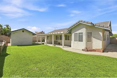 721 N Sandalwood Avenue, Rialto, CA 92376 - Photo 31
