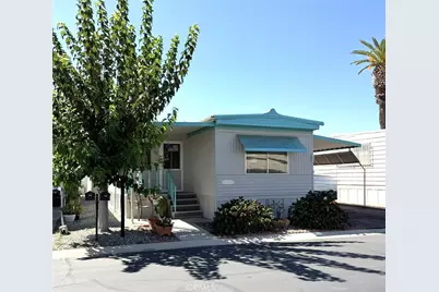 575 Lyon #142, Hemet, CA 92543 - Photo 1