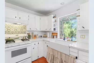 24834 Edelweiss Drive, Crestline, CA 92325 - Photo 17