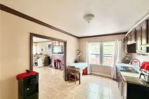 218 E 60th St, Los Angeles, CA 90003 - Photo 15