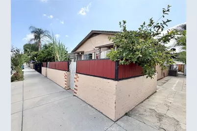 218 E 60th Street, Los Angeles, CA 90003 - Photo 3