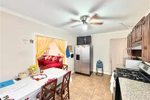 218 E 60th St, Los Angeles, CA 90003 - Photo 7