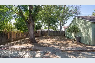 6825 Glacier Drive, Riverside, CA 92506 - Photo 9