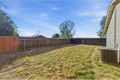 7035 Batavia Way, Riverside, CA 92586 - Photo 15