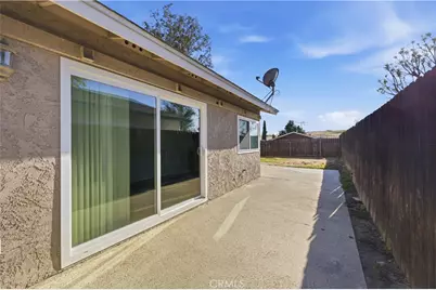 7035 Batavia Way, Riverside, CA 92586 - Photo 17