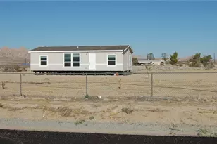 11125 Medanos, Lucerne Valley, CA 92356 - Photo 1