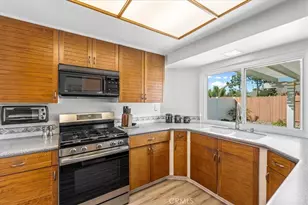 10957 Noblewood, Moreno Valley, CA 92557 - Photo 9