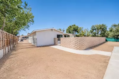 9221 Jacaranda, Hesperia, CA 92345 - Photo 27
